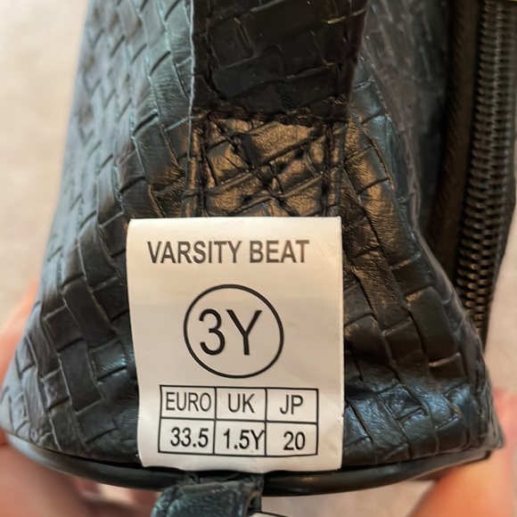 NWOT VARSITY BEAT DANCE SHOES AND BAG - Picture 5 of 13